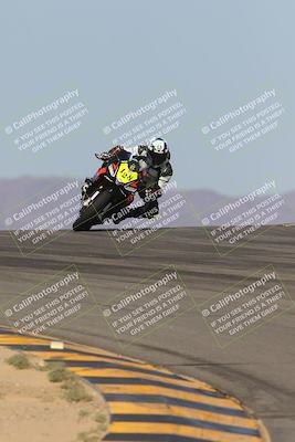 media/Oct-08-2023-CVMA (Sun) [[dbfe88ae3c]]/Race 3 Amateur Supersport Middleweight/